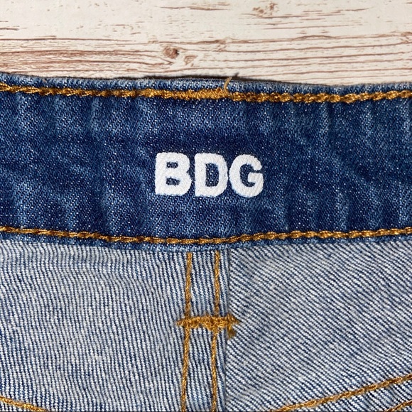 Urban Outfitters | BDG Alexa Mid Rise Shorts sz 25 - Picture 3 of 6